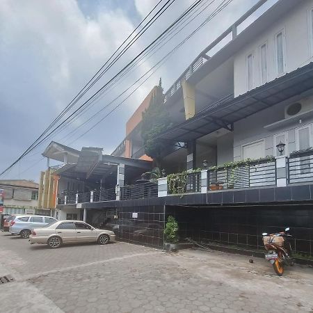 Reddoorz @ Hotel Arwana Safari Puncak Tagalbato Exterior foto